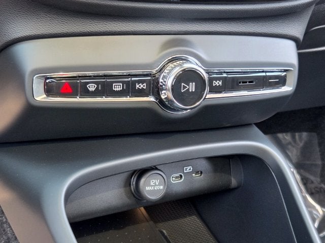2026 Volvo XC40 B5 Core