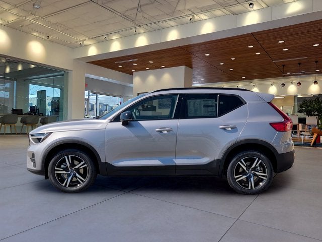 2026 Volvo XC40 B5 Core