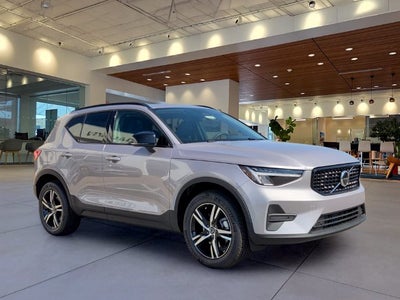 2026 Volvo XC40 B5 Core