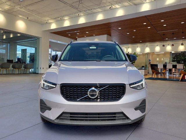 2026 Volvo XC40 B5 Core