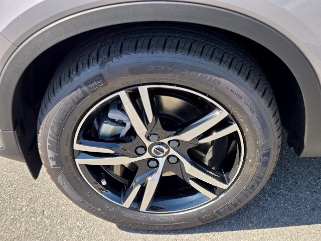 2026 Volvo XC40 B5 Core