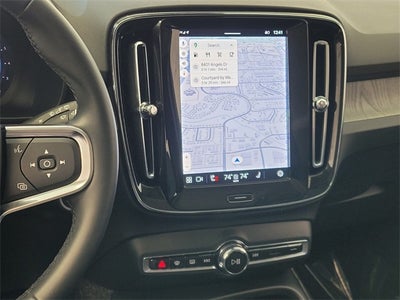 2025 Volvo XC40 B5 Core