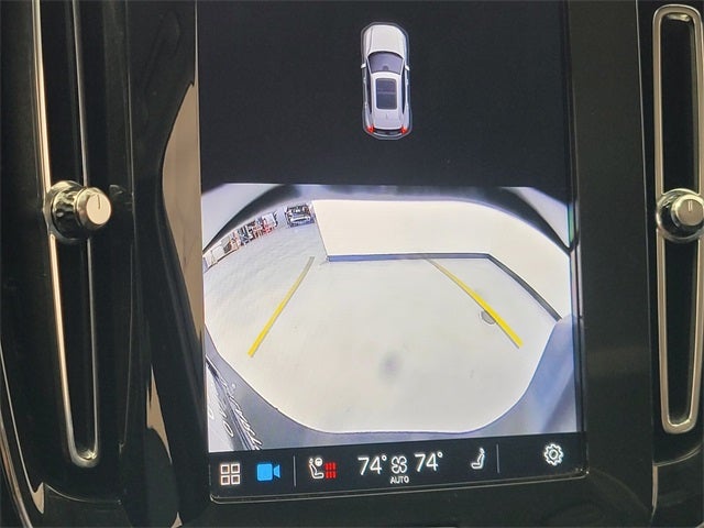 2025 Volvo XC40 B5 Core