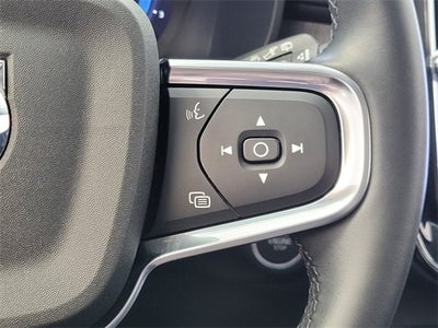 2025 Volvo XC40 B5 Core