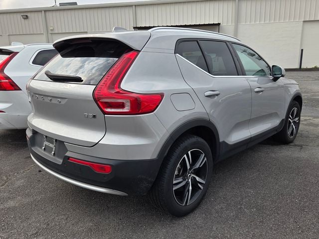 2024 Volvo XC40 B5 Core