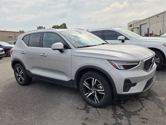 2024 Volvo XC40 B5 Core