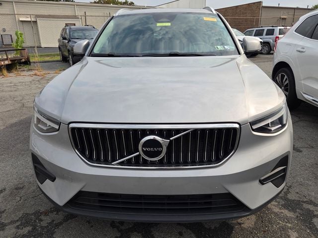 2024 Volvo XC40 B5 Core