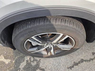 2024 Volvo XC40 B5 Core