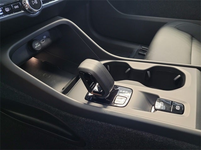 2026 Volvo XC40 B5 Core