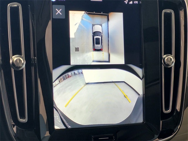 2026 Volvo XC40 B5 Ultra