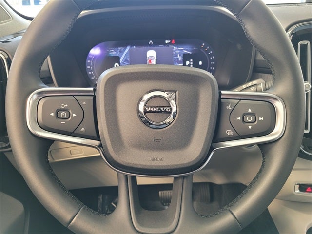 2026 Volvo XC40 B5 Ultra