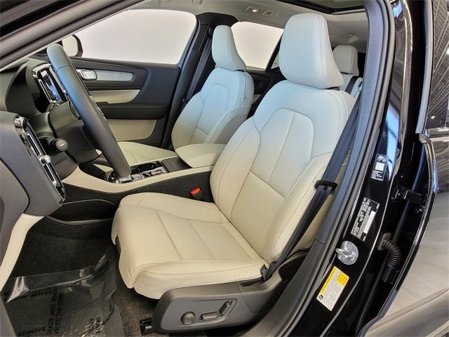 2026 Volvo XC40 B5 Ultra