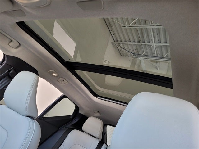 2026 Volvo XC40 B5 Ultra