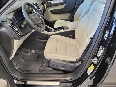 2026 Volvo XC40 B5 Ultra