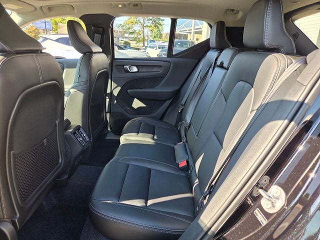 2026 Volvo XC40 B5 Ultra