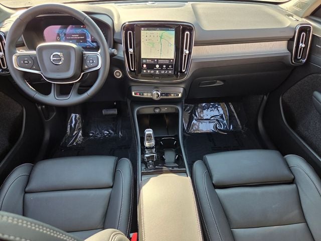 2026 Volvo XC40 B5 Ultra
