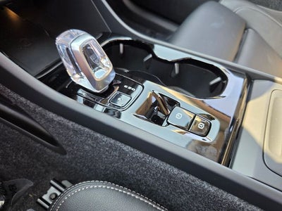 2026 Volvo XC40 B5 Ultra