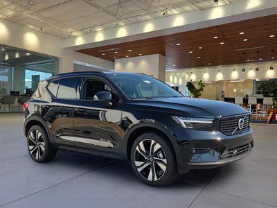 2026 Volvo XC40 B5 Ultra