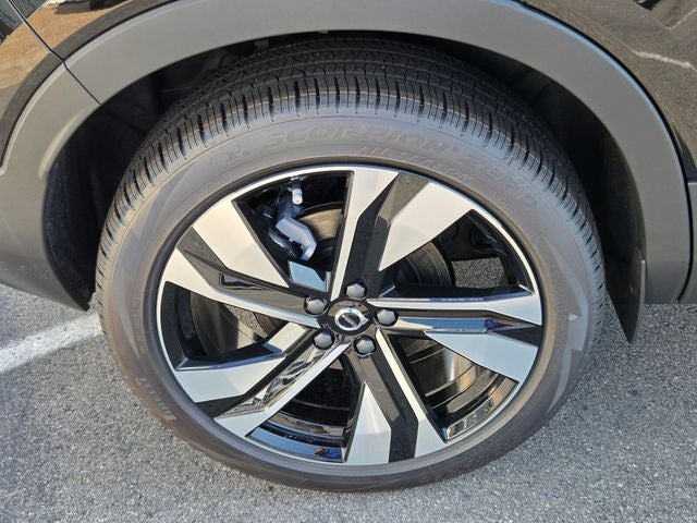 2026 Volvo XC40 B5 Ultra