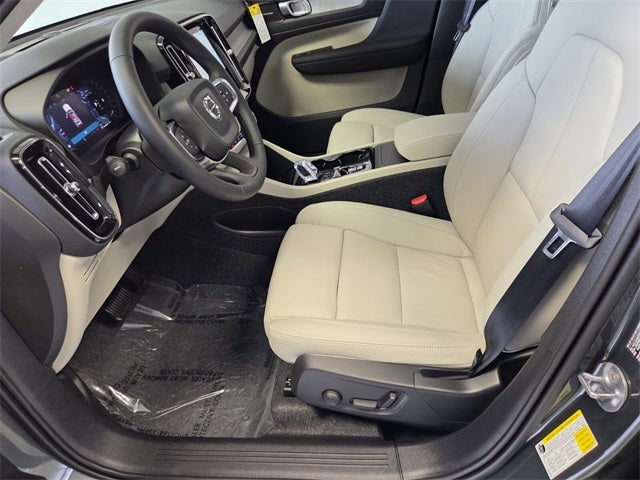 2026 Volvo XC40 B5 Ultra