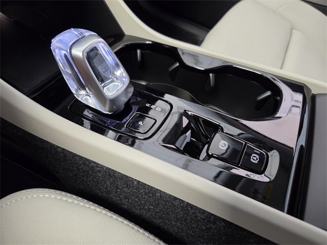 2026 Volvo XC40 B5 Ultra