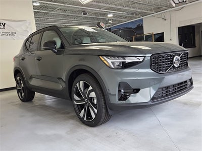 2026 Volvo XC40 B5 Ultra