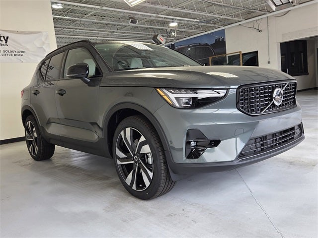 2026 Volvo XC40 B5 Ultra
