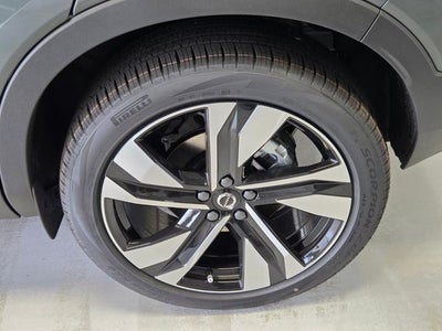 2026 Volvo XC40 B5 Ultra