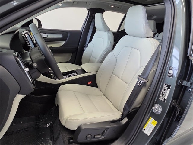 2026 Volvo XC40 B5 Ultra