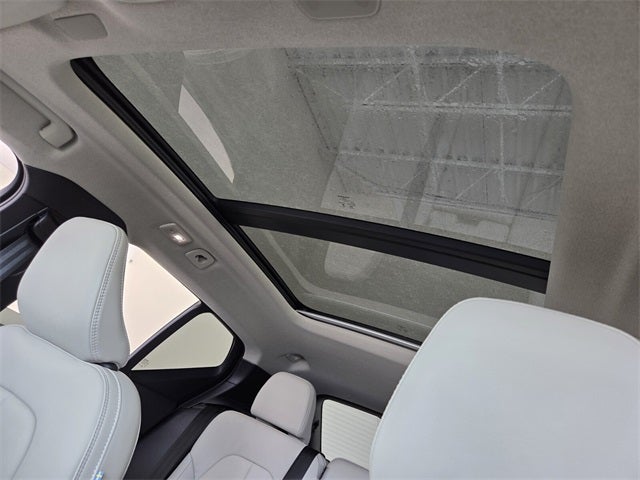 2026 Volvo XC40 B5 Ultra