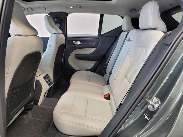 2026 Volvo XC40 B5 Ultra