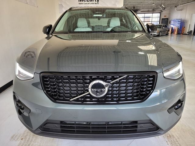 2026 Volvo XC40 B5 Ultra