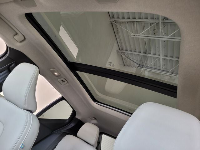 2026 Volvo XC40 B5 Ultra