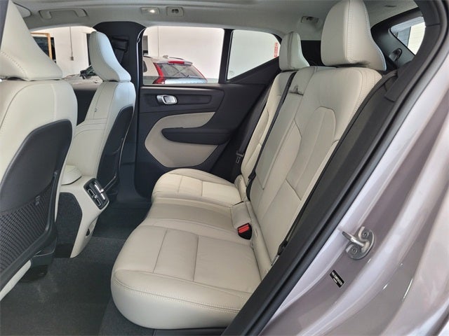 2026 Volvo XC40 B5 Ultra