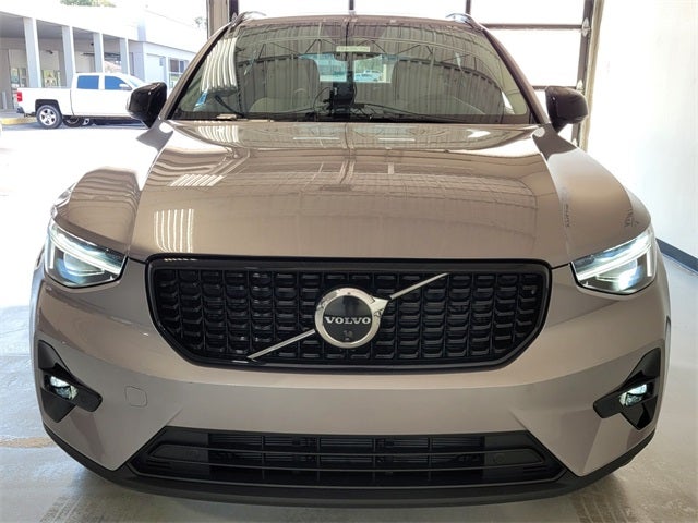 2026 Volvo XC40 B5 Ultra