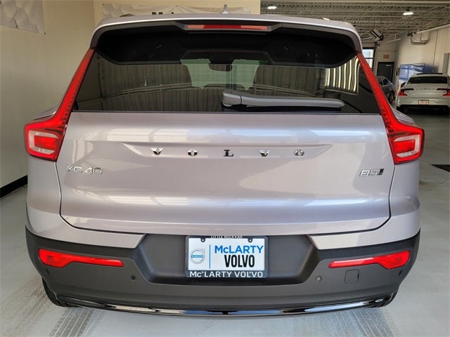 2026 Volvo XC40 B5 Ultra