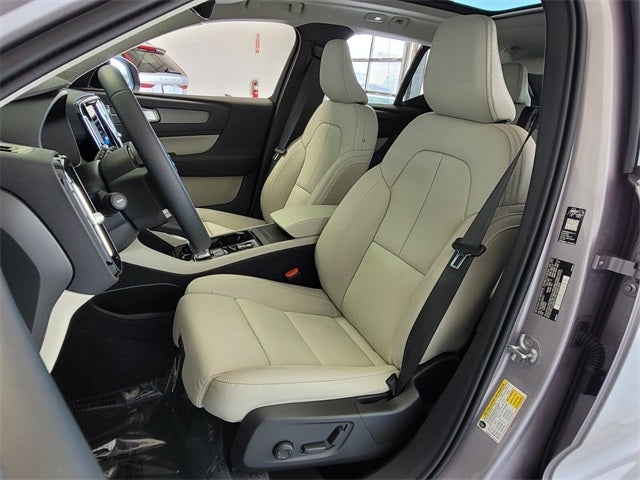 2026 Volvo XC40 B5 Ultra