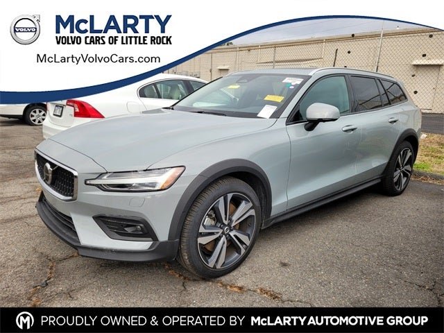 2025 Volvo V60 Cross Country B5 Plus