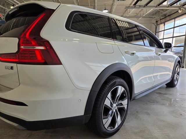 2026 Volvo V60 Cross Country B5 Plus