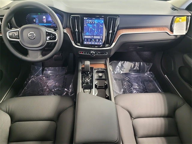 2026 Volvo V60 Cross Country B5 Plus