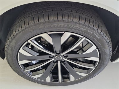 2026 Volvo XC90 B5 Plus