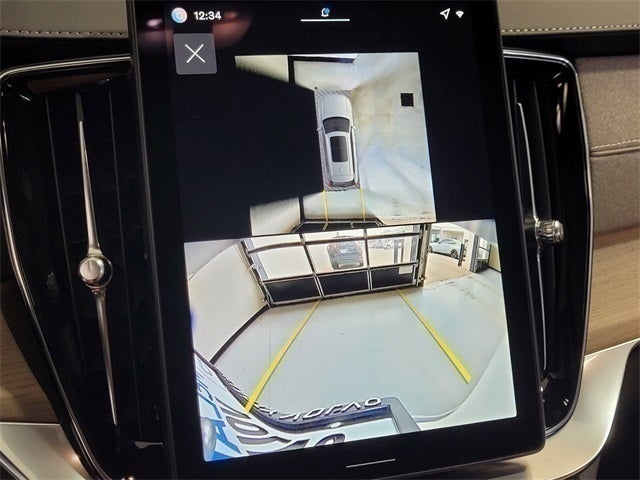 2026 Volvo XC90 B5 Plus