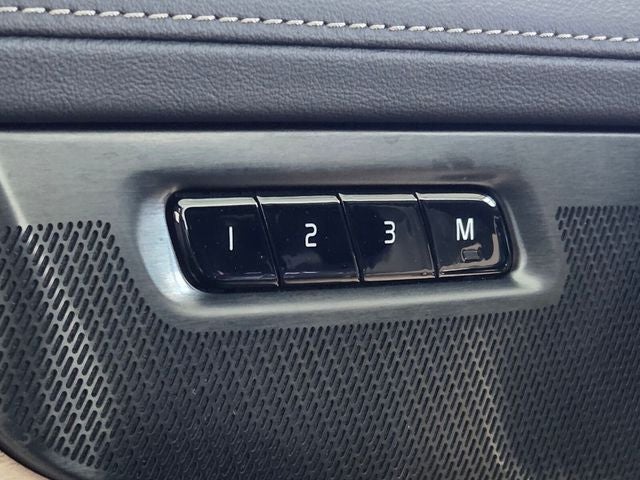 2026 Volvo XC90 B5 Plus