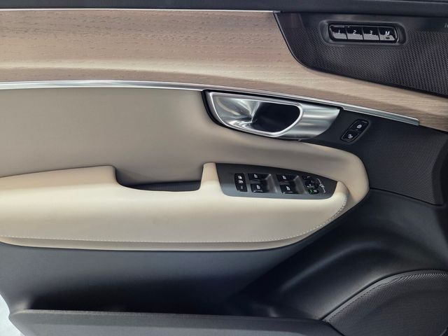 2026 Volvo XC90 B5 Plus