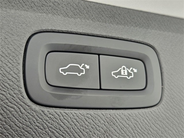 2025 Volvo XC90 B5 Plus 2025.5