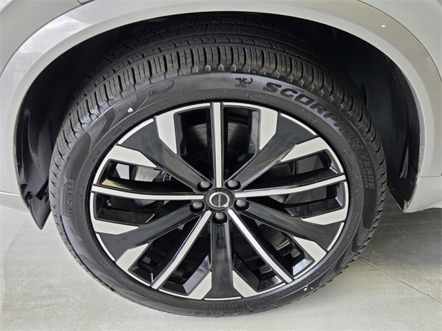 2025 Volvo XC90 B5 Plus 2025.5