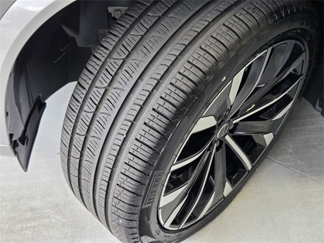 2025 Volvo XC90 B5 Plus 2025.5