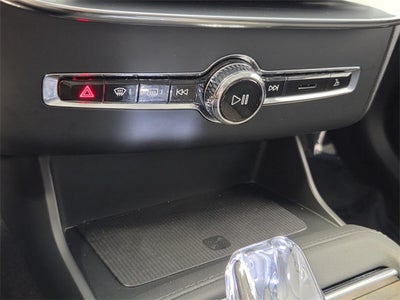 2025 Volvo XC90 B5 Plus 2025.5