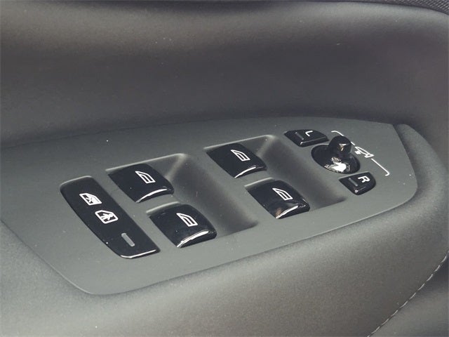 2025 Volvo XC90 B5 Plus 2025.5