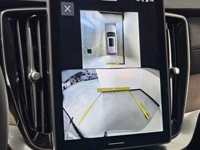 2026 Volvo XC90 B5 Plus